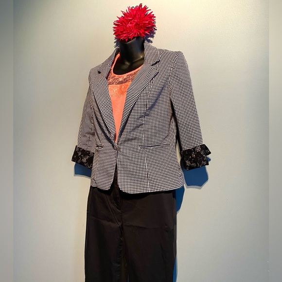 🛑 4/$25 2pc Outfit - Picture 2 of 8